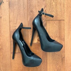 Steve Madden Larsa Paltform Heels - Black Leather